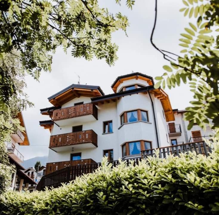 Atelier Della Montagna Panzió Zambla Alta Kültér fotó