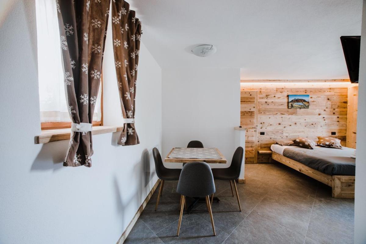 Atelier Della Montagna Panzió Zambla Alta Kültér fotó